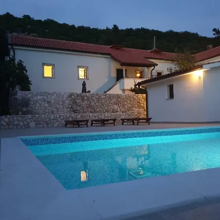 Art House 1800 Villa