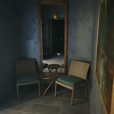 Art House 1800