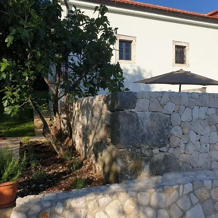 Art House 1800